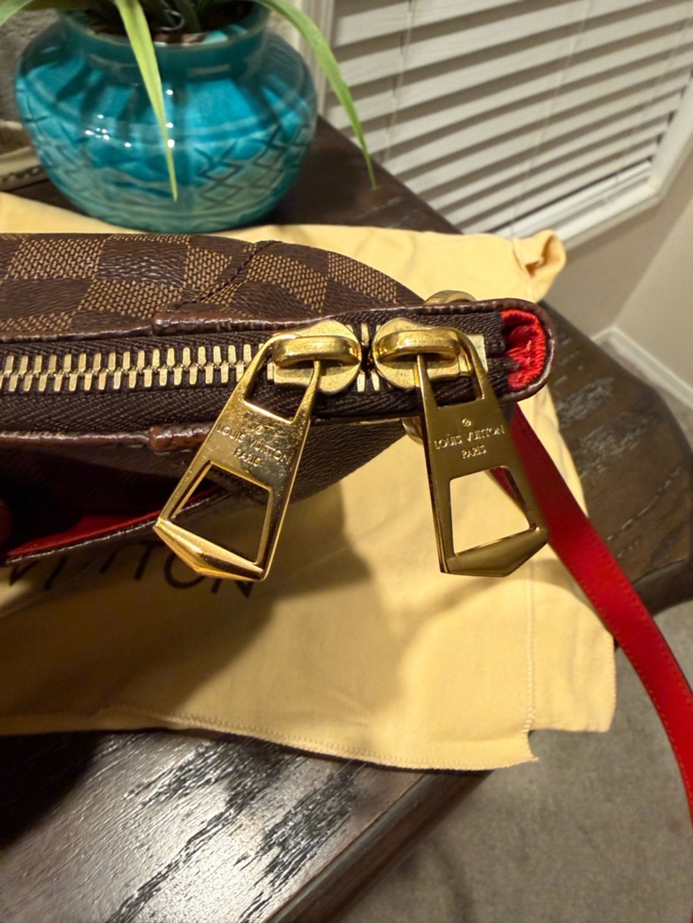 Louis Vuitton Brown Damier Ebene Shoulder Bag with Red Strap Lining - Picture 7 of 10